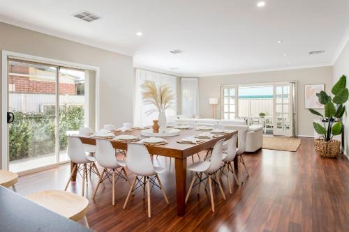 West Croydon House | Expansive 5-bed Stunner For Corporate &families