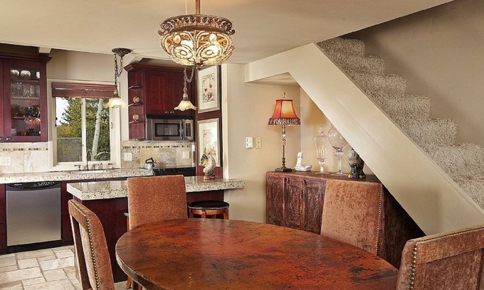 Downtown Condo | Expansive Aspen Core Condo.Unobstructed views of Aspen Mountain and Red Mountain