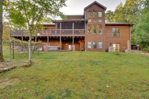 Ellijay House | Expansive Mtn-View Ellijay Cabin Private Hot Tub