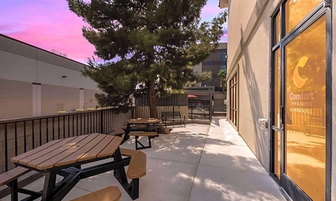 Sunrise Manor Apartment | Experience a warm, friendly stay at Comfort Inn & Suites® Las Vegas - Nellis .
