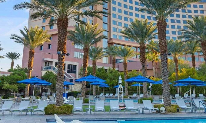 Las Vegas Apartment | Experience Desert Oasis at Wyndham Desert Blue – Book Now on VRBO!
