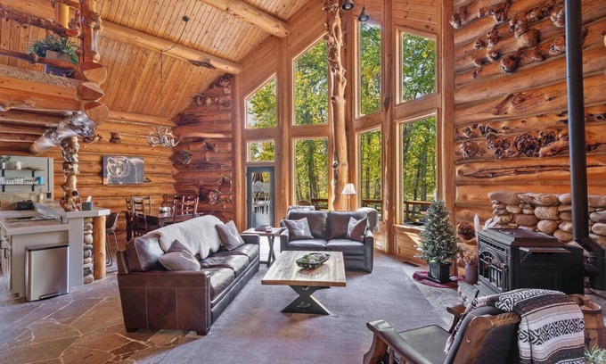 Roberts Cabin | Experience extraordinary peace, privacy, & luxury at Keebler Ranch. Gorgeous Modern log cabin!