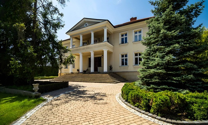 Krzeszowice Villa | Experience History: Stunning Mansion near Krakow