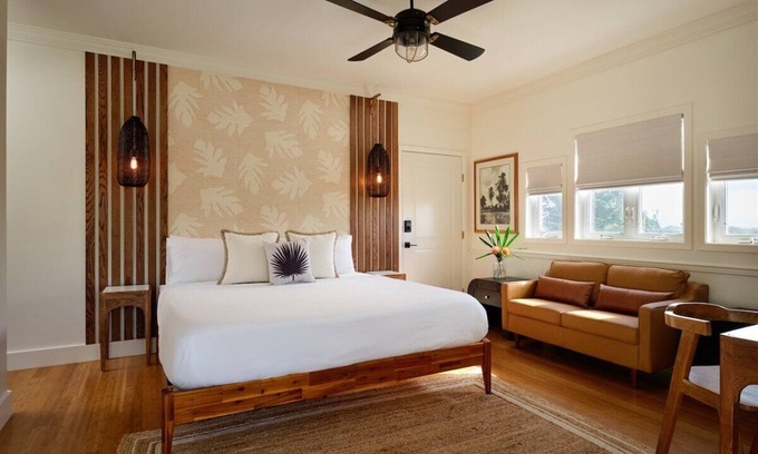 Wailuku Bed & Breakfast | Experience luxury at The Ulu Suite | Garden patio