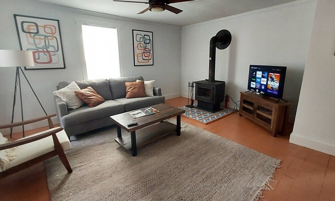 Lewisburg House | Experience small town living in a spacious duplex!