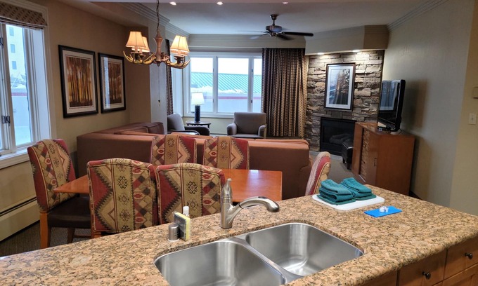 Tahoe Village Resort | Experience Tahoe's Ski Scene at Holiday Inn Club Vacations Tahoe Ridge Resort