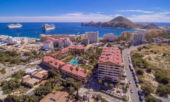Ampliacion Juarez Condo | Experience the Best of Cabo San Lucas at Our Luxurious Vacation Rental