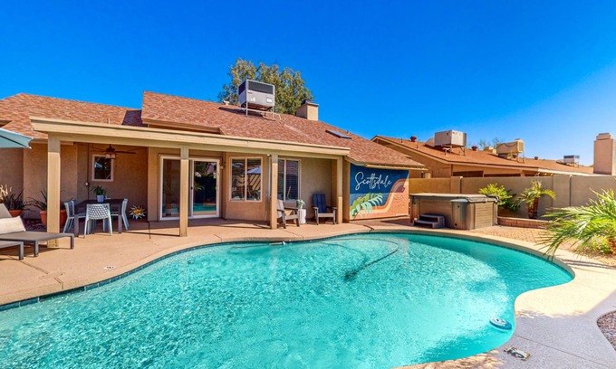 Sunset Ridge House | Experience the best of the Arizona summer with a visit to our refreshing pool