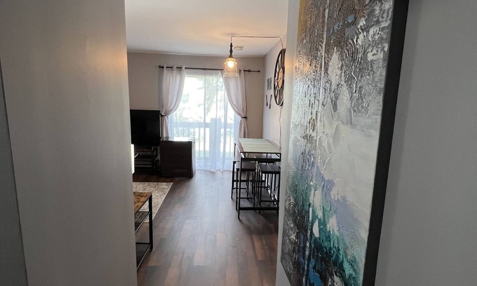 North Capitol Condo | Experience the perfect getaway and a convenient walk to downtown!