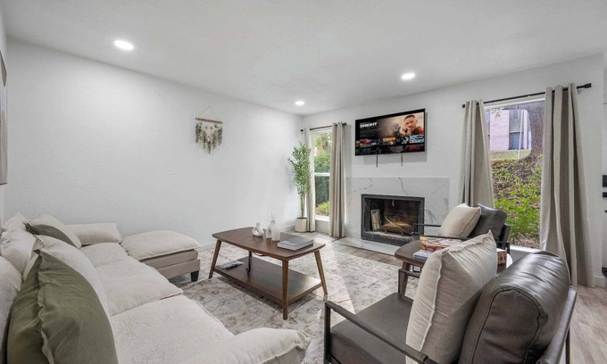 University Hills and Windsor Park House | Experience the vibrant spirit of Austin from this charming, 3 bedroom and 2.5 bath home for up to 9 guests - located 15 minutes from downtown. Thoughtfully designed with comfort in mind, it’s the perfect retreat for business trips or getaways