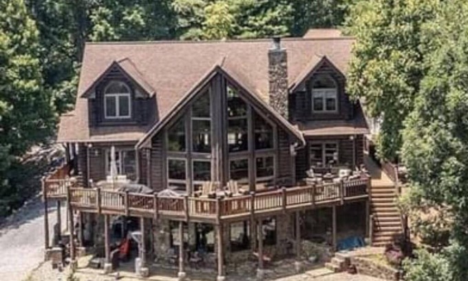 Ferguson Cabin | Experience Tranquility at Trinity Lodge, your Mountain Oasis in Leatherwood Moun