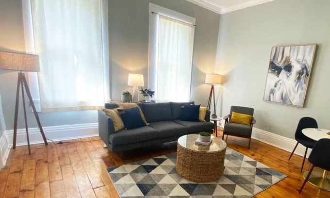 Mount Adams Condo | Explore Downtown and Mount Adams with River Views