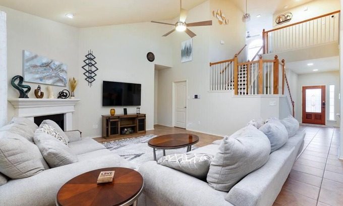 San Antonio House | Exquisite Luxury Home near Sea World, San Antonio