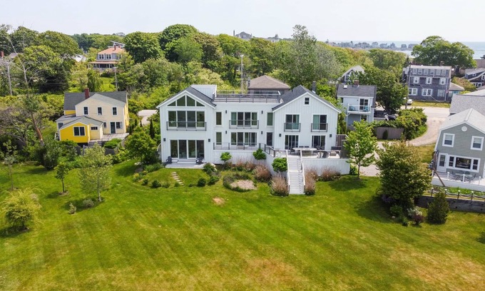 Biddeford Pool House | Exquisite Waterfront Retreat - Lindsay