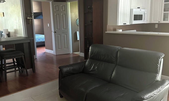 Gotha House | EXTRAORDINARY EXPERIENCE 3/broom 2/bath house in lovely Windermere with WiFi, AC