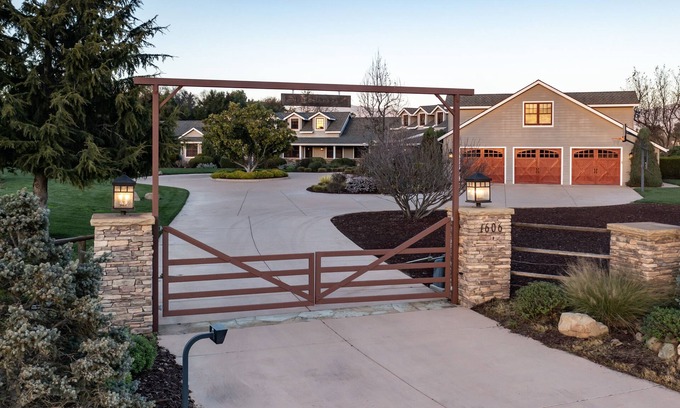 Santa Ynez House | Extraordinary Wine Country Property Santa Ynez/Los Olivos