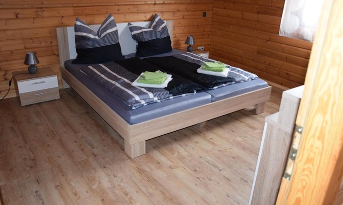 Eisenhuettenstadt Apartment | Fünfeichener Weg 16