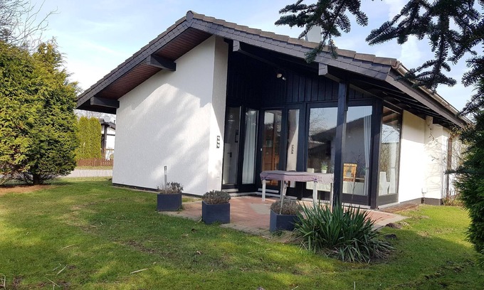 Großwurden House | F12 Detached house with garden by the North Sea