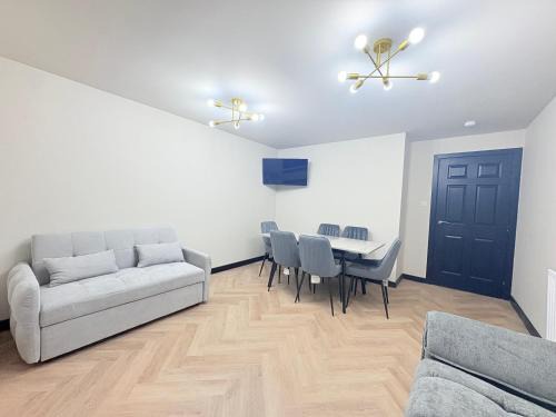 North Glasgow Apartment | F2 2BR Free Parking Walk Dis City