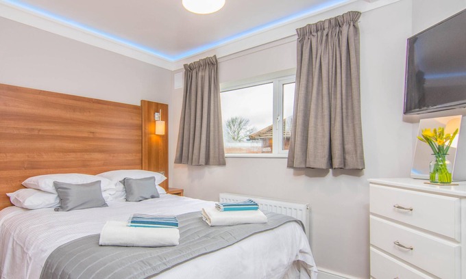 Loughborough Apartment | Fab Apartment - close to university - sleeps six