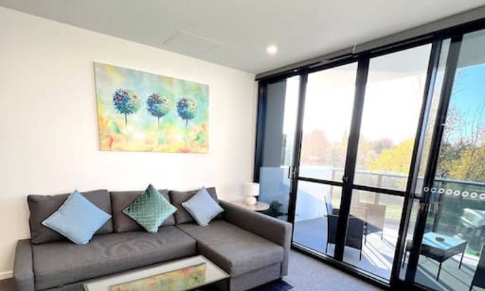 Phillip Apartment | Fab in Phillip - 2bd 2bth Apt