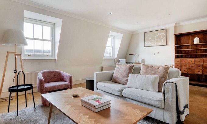 City of Westminster Apartment | Fab Paddington 1BR w/Open Plan, nr Oxford Street, by Blueground