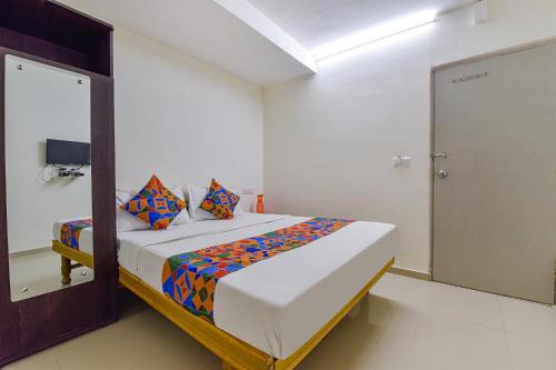 Ahmedabad Hotel | FabExpress Himalaya Inn