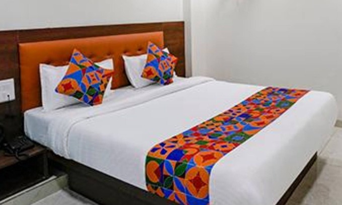 Mumbai Hotel | Fabexpress Varsha Residency