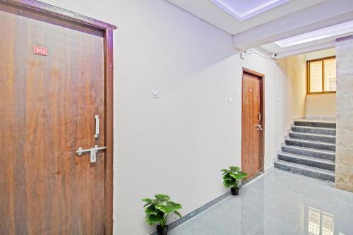 Phase 1 Hotel | FabExpress White House I