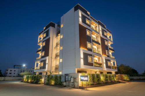 Hyderabad Hotel | FabHotel Elegance - Nr US Consulate, Financial District