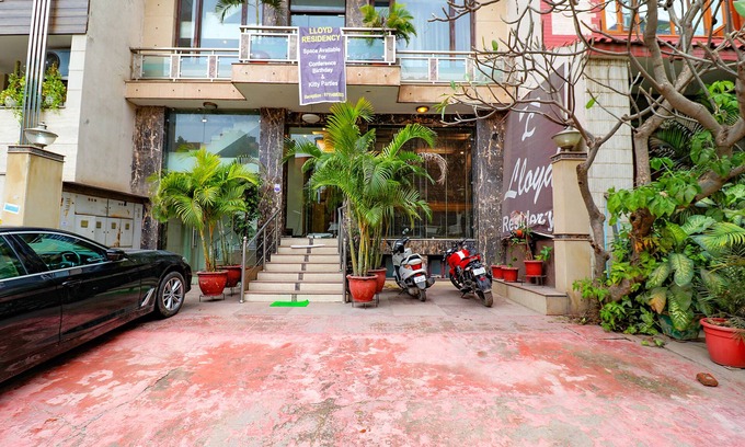 Kalkaji Hotel | FabHotel Happy Residency