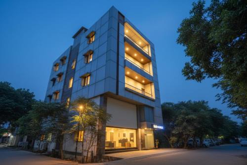 Lajpat Nagar Hotel | FabHotel Just Inn - Nr Lajpat Nagar Market