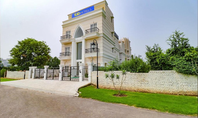 Ludhiana Hotel | FabHotel K9 Villa