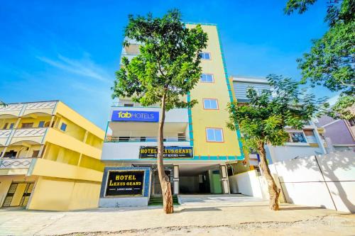 Chanda Nagar Hotel | FabHotel Lexus Grand- Nr GSM Mall, Miyapur