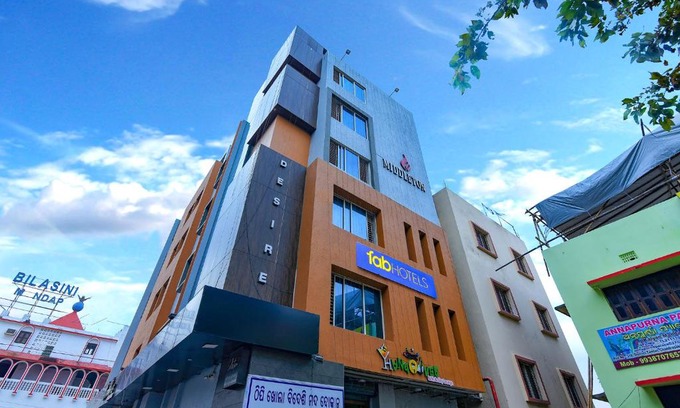 Bhubaneshwar Hotel | FabHotel Middleton Desire - Nr Niladri Vihar Square