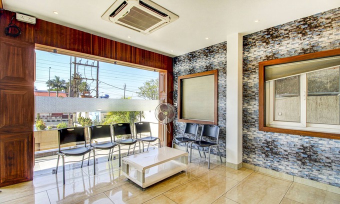 Bhopal Hotel | FabHotel Naman Palace