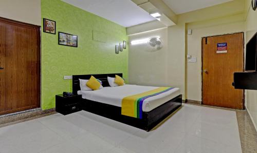 Sadduguntepalya Hotel | FabHotel Palm Emirates