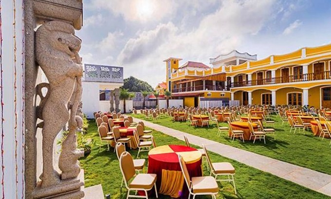 Moratandi Hotel | Fabhotel Prime Ar Phalazzo Resort