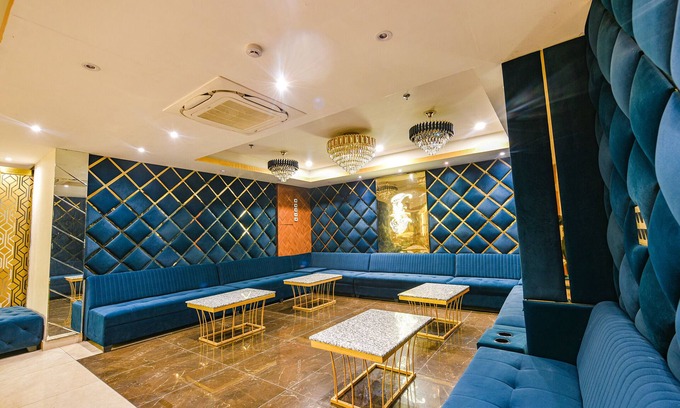 Dwarka Hotel | Fabhotel Prime Blest Park