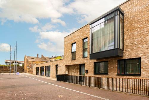 Queenstown Apartment | Fabulous 2 Bed Maisonette Battersea