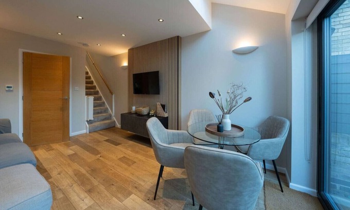 Mill Road House | Fabulous 2 Bedroom Home