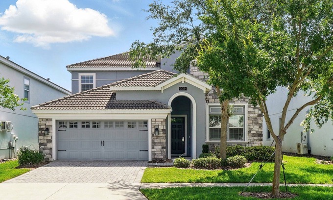 Davenport House | Fabulous 6 Bed Pool Home with Game Room-9084HS