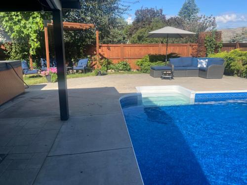 East Hill House | Fabulous Family Home with pool