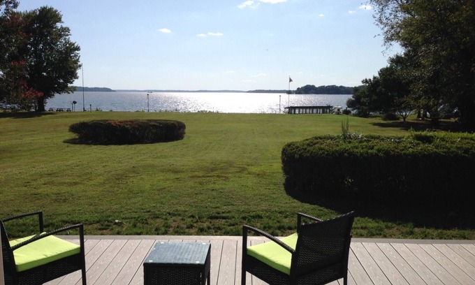 Bryans Road House | Fabulous PRIVATE Potomac WATERFRONT retreat, 2+acres, 4 bd/4 ba w/guest house