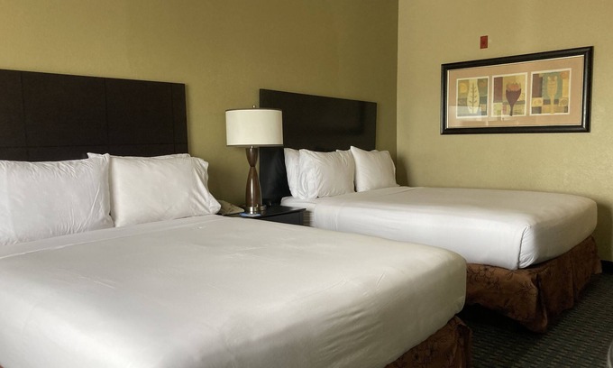 Ahwatukee Foothills Hotel | Fairfield by Marriott Inn & Suites Phoenix West Chandler