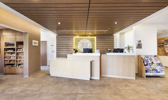 The East Side Hotel | Fairfield by Marriott Inn & Suites San Francisco Airport Oyster Point Area