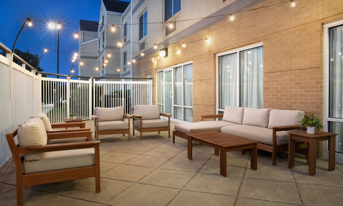 Sterling Hotel | Fairfield Inn & Suites by Marriott at Dulles Airport