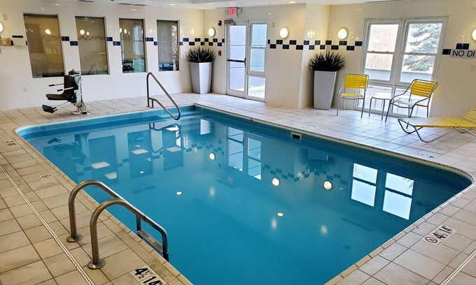 Avon Hotel | Fairfield Inn & Suites by Marriott Cleveland Avon
