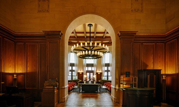 Downtown Edmonton Hotel | Fairmont Hotel Macdonald