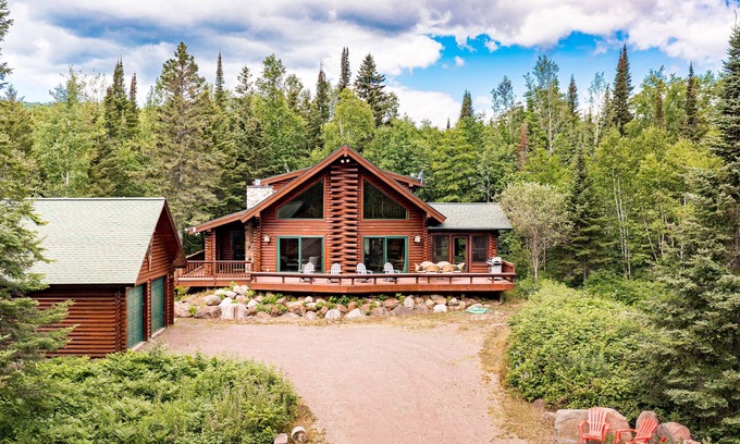 Lutsen Cabin | Fairway Pines Retreat - Golf, Ski & Wine Escape